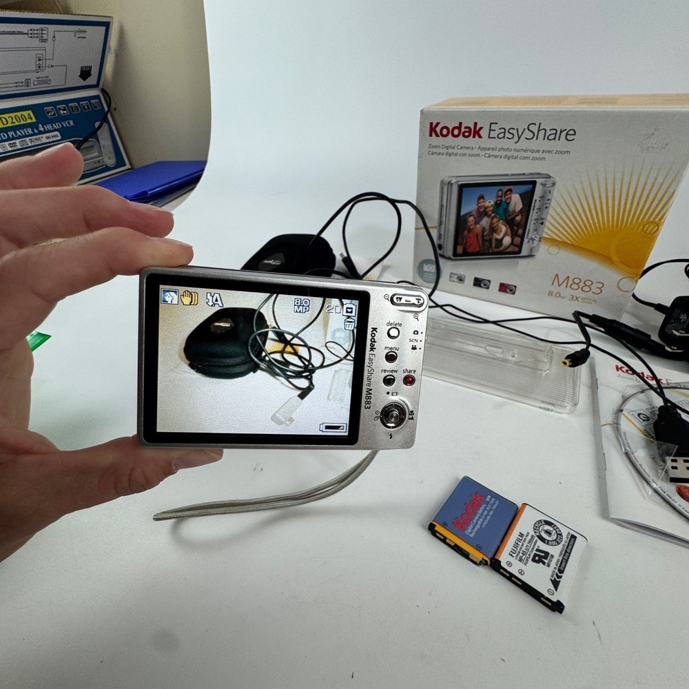 Kodak EasyShare M883 8MP Digital Camera Bundle Case Charger Battery No SD Tested - Picture 7 of 14